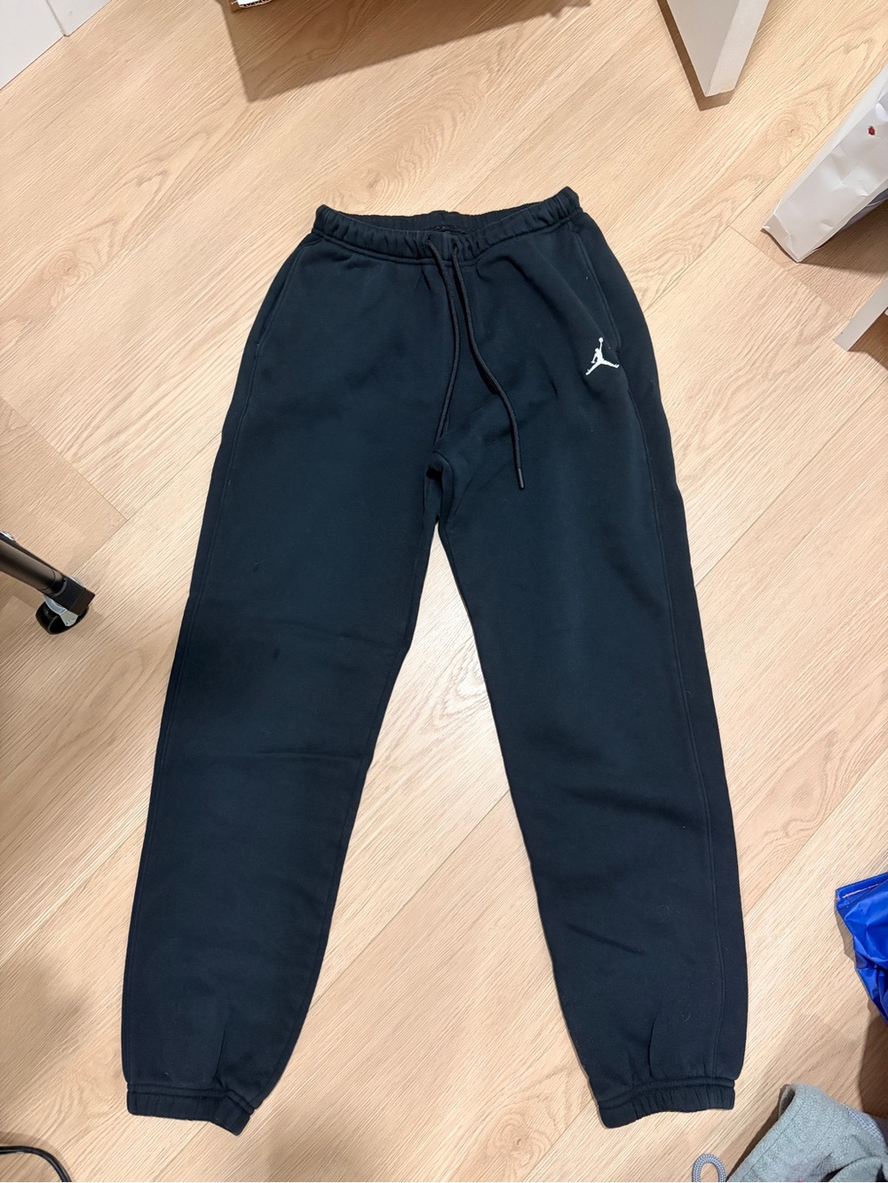 Jordan Essentials Fleece Pants Joggers in Black